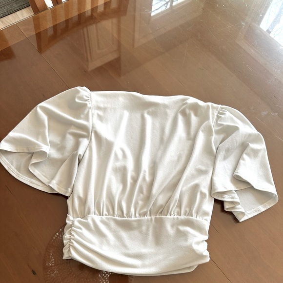 H&M V-Neck Cropped Blouse - Picture 2 of 3